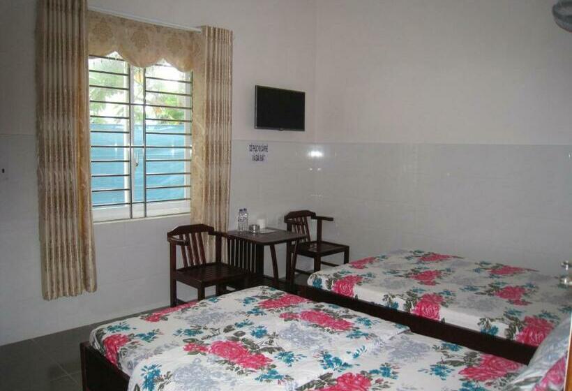 اتاق استاندارد چهار تخته, Hoa Sua Motel