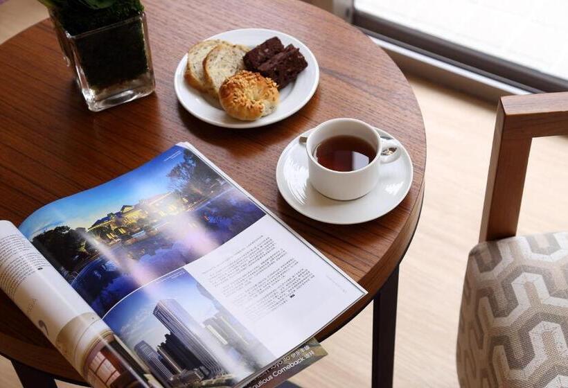 اتاق استاندارد با چشمانداز کوهستان, Chihpen Century