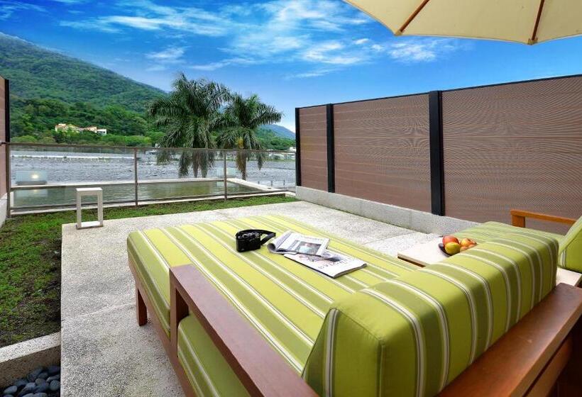 سوییت با چشمانداز باغ, Chihpen Century