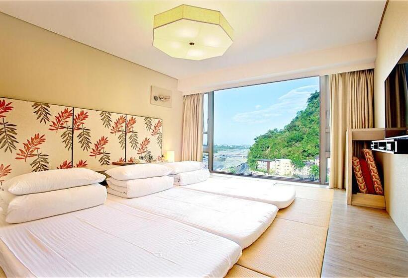 اتاق استاندارد سه نفره, Chihpen Century