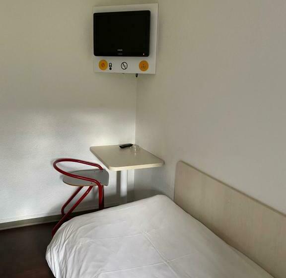 Трехместный Номер Стандарт Совместная Ванная, F1 Verdun