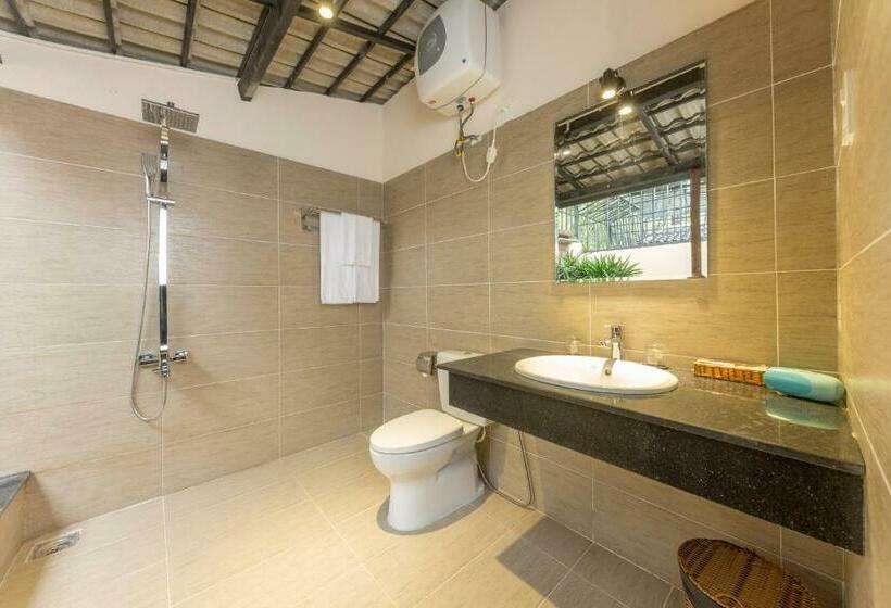 بانگلوی استاندارد, La Paloma Resort