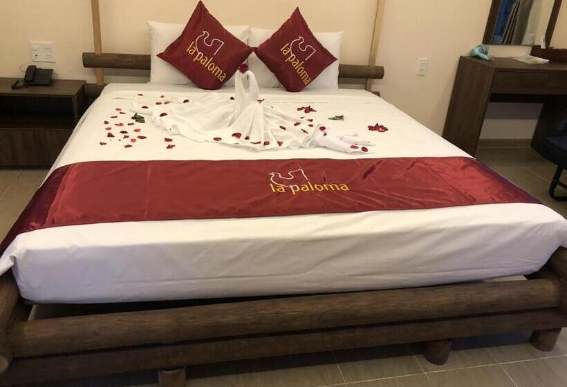 بانگلوی لوکس, La Paloma Resort