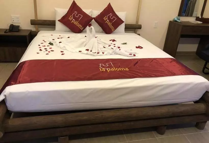 بانگلوی لوکس, La Paloma Resort