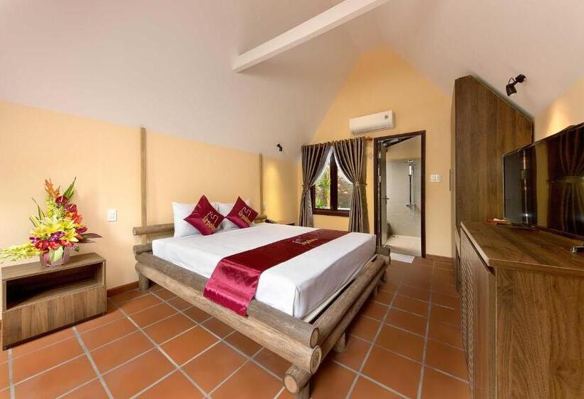 بانگلوی لوکس, La Paloma Resort