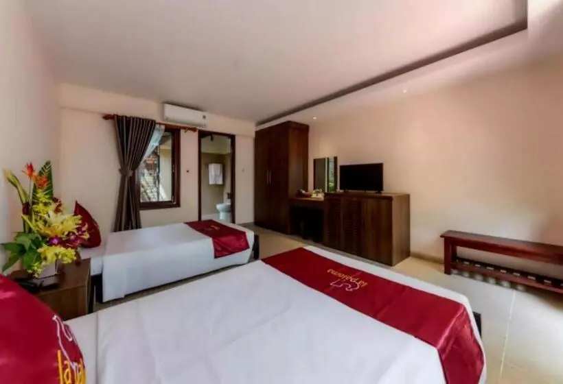 بانگلوی سوپریور, La Paloma Resort