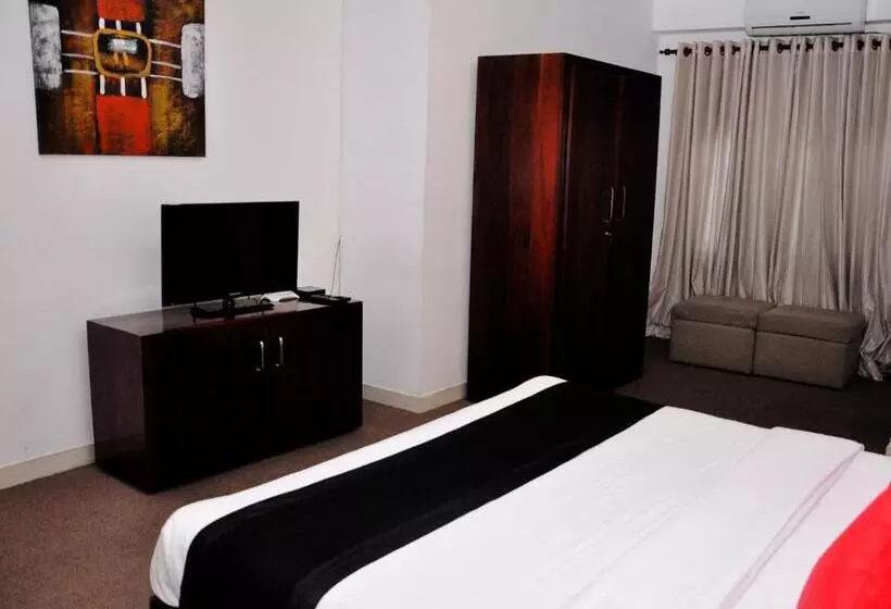 Deluxe Zimmer, Laa Adams