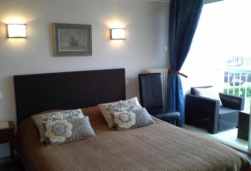 스탠다드 트리플 발코니 룸, Le Littoral