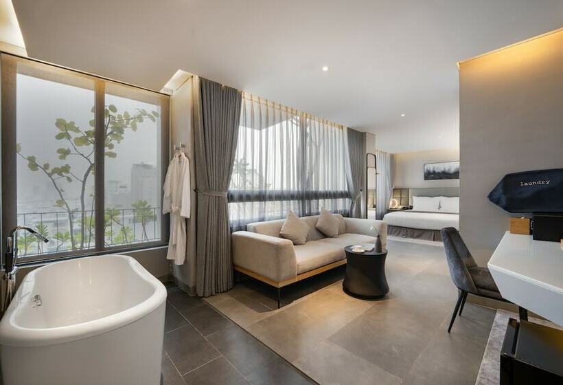 سوییت, Legend Boutique