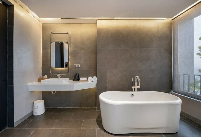 سوییت, Legend Boutique