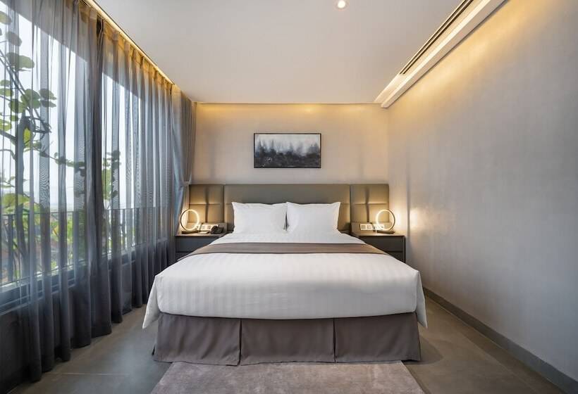 سوییت, Legend Boutique