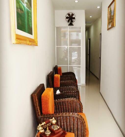 חדר דלוקס לשלושה, Old Budget