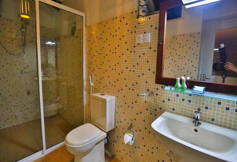 Номер Стандарт Трехместный, Thejan Beach Cabanas