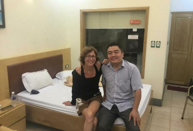 اتاق استاندارد چهار تخته, Tuan Anh Cua Lo