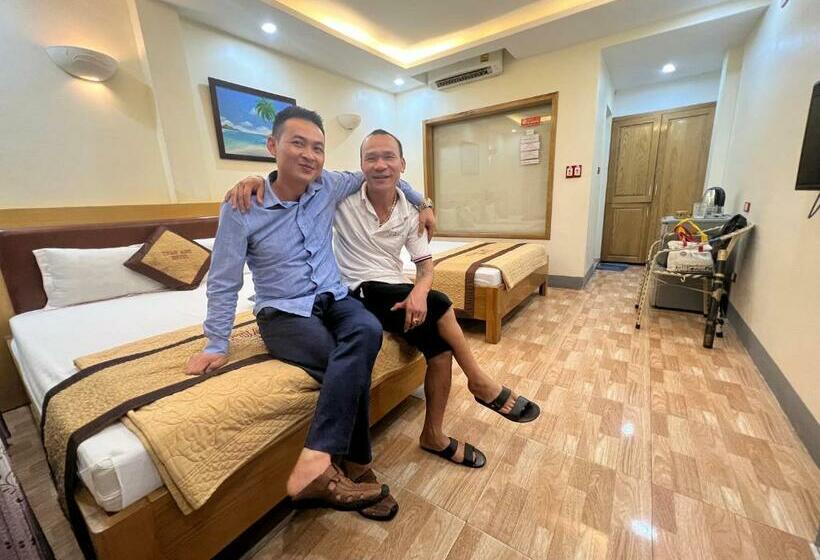 اتاق استاندارد چهار تخته, Tuan Anh Cua Lo