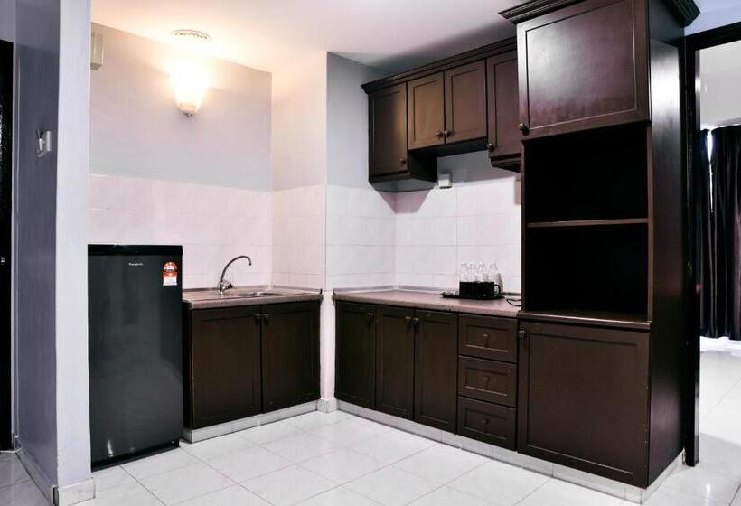 غرفة عائلية مطلّة علي الجبل, Leisure Cove Hotel & Apartments