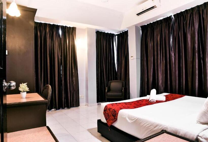 غرفة عائلية مطلّة علي الجبل, Leisure Cove Hotel & Apartments