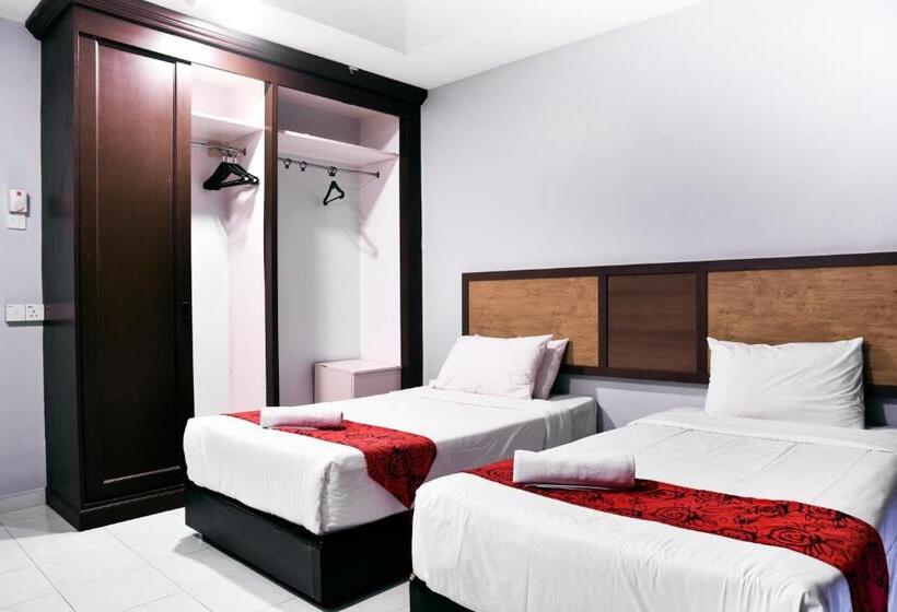 غرفة عائلية مطلّة علي الجبل, Leisure Cove Hotel & Apartments