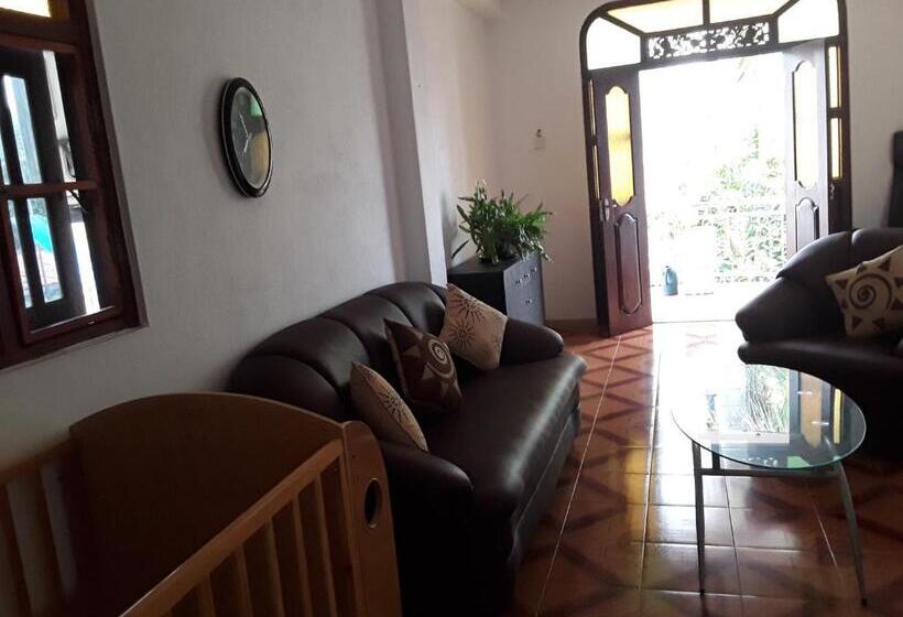 شقة غرفة واحدة, Flamingo Guest House