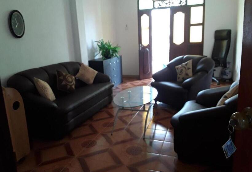 شقة غرفة واحدة, Flamingo Guest House