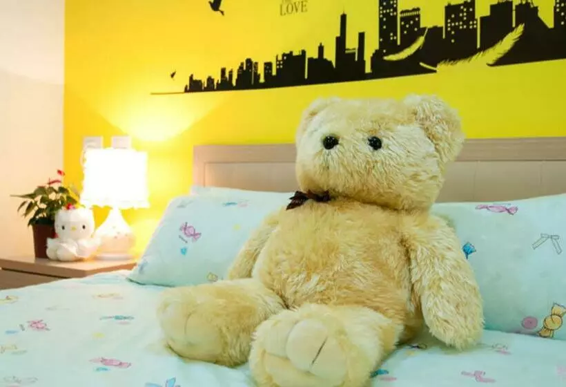 اتاق استاندارد, Free World B&b