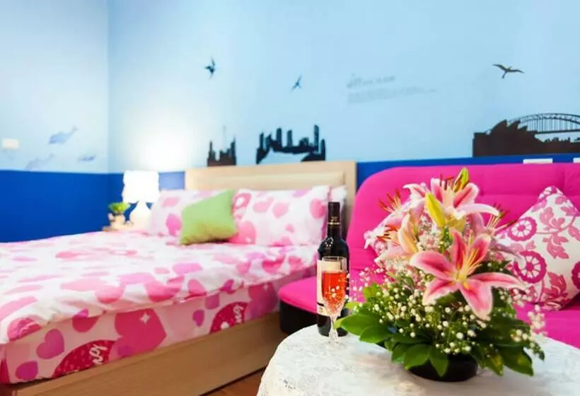 اتاق کلاسیک چهارنفره, Free World B&b
