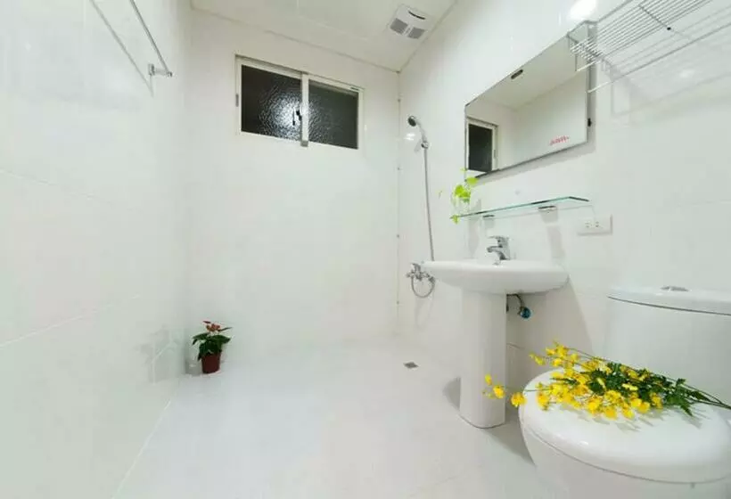 اتاق استاندارد چهار تخته, Free World B&b