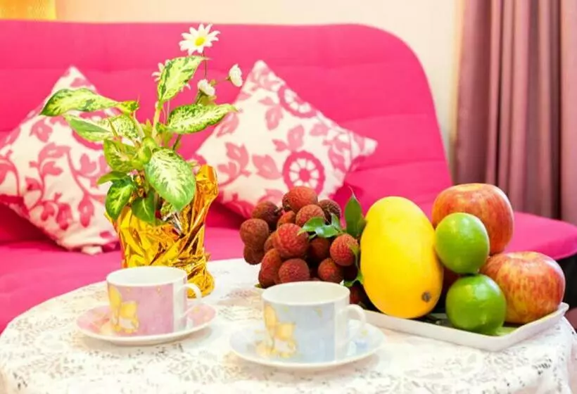 اتاق استاندارد چهارنفره با بالکن, Free World B&b