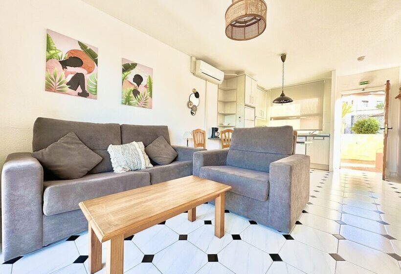 バンガローの2ベッドスタンダードルーム, Albir Hills Apartments