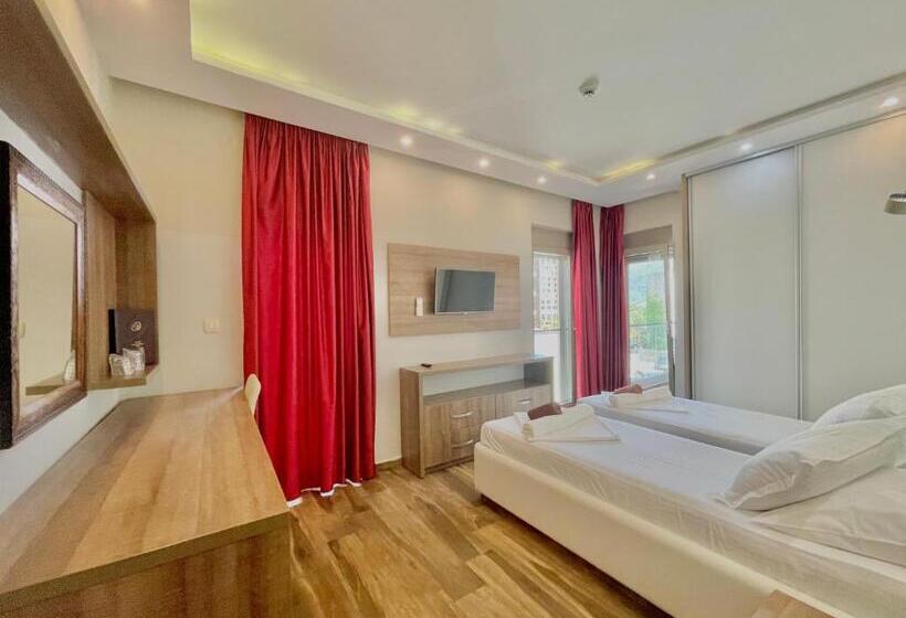 اتاق استاندارد با بالکن, Butua Residence