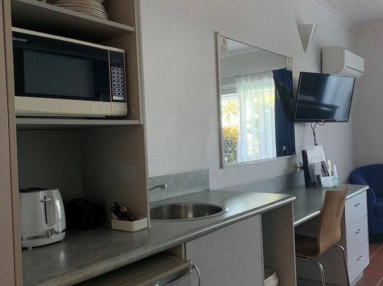 חדר משפחתי, The Resort At Dolphin Heads