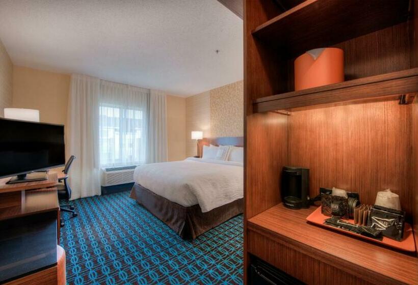 غرفة قياسية سرير كينج, Fairfield Inn & Suites By Marriott Charlotte Airport