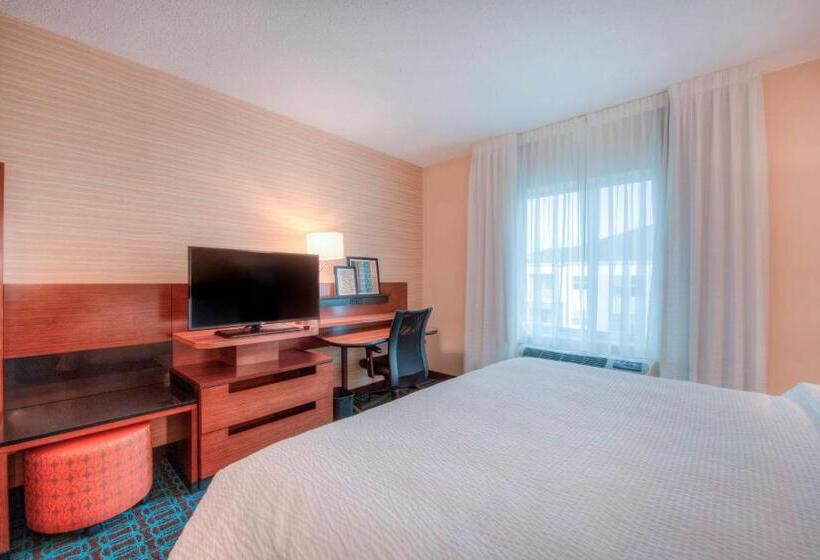 غرفة قياسية سرير كينج, Fairfield Inn & Suites By Marriott Charlotte Airport