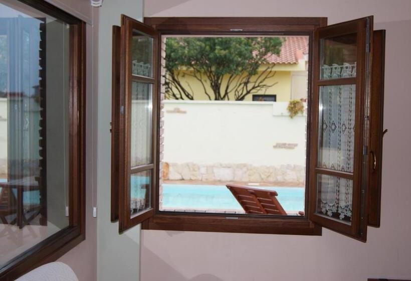 חדר סופריור, Gentarrubia