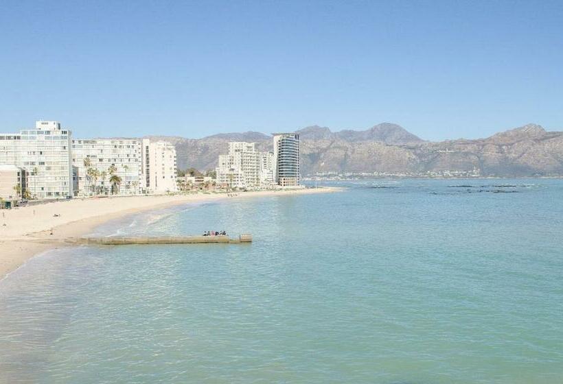 스탠다드 스튜디오, Strand Pavilion