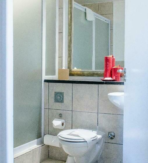 스탠다드 스튜디오, Strand Pavilion