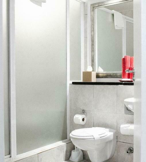 스탠다드 스튜디오 바다 전망, Strand Pavilion