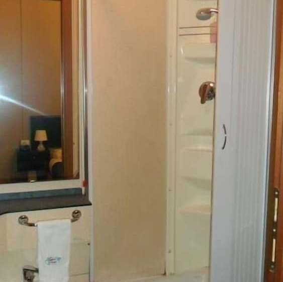 Standard Szoba, Suisse