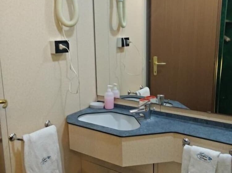 Háromágyas Standard Szoba, Suisse