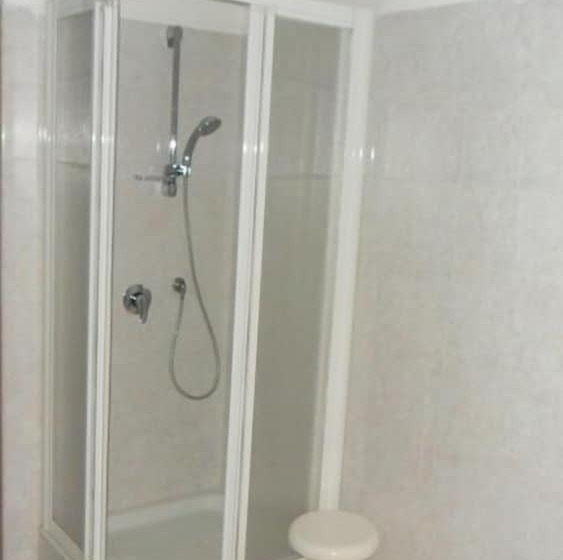 Standard Szoba Megosztott Fürdővel, Suisse