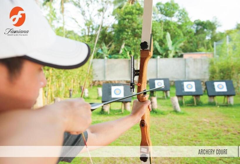 اتاق استاندارد سه تخته با چشم‌انداز استخر, Famiana Green Villa