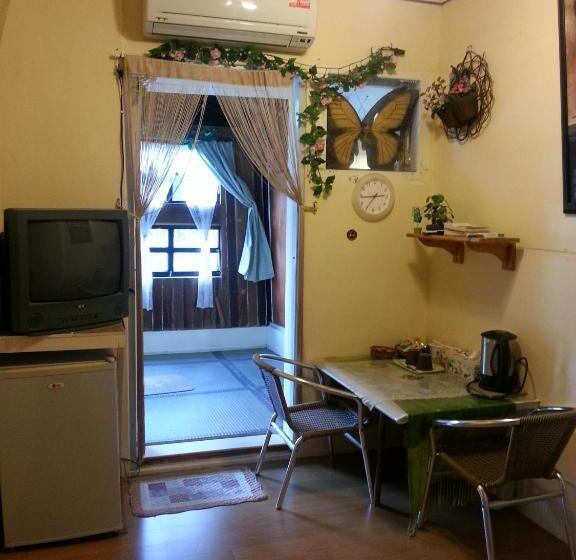 اتاق استاندارد با چشمانداز کوهستان, Wangyuku B&b