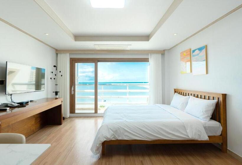 Семейный Номер Вид на Море, Ocean Palade