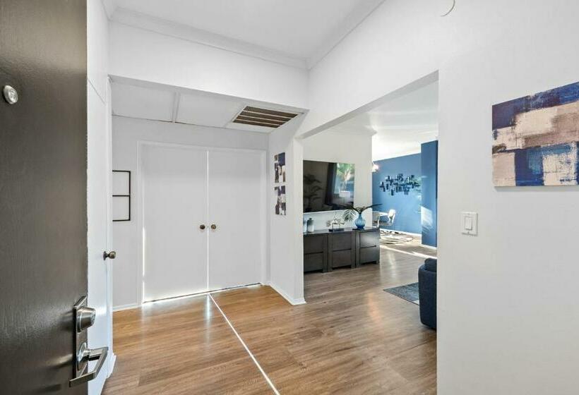 Апартаменты 2 Спальни, Beverly Hills Penthouse 2 Br Apt With Parking 407
