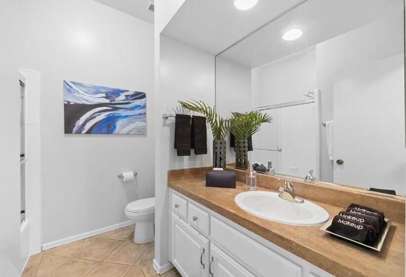 Апартаменты 2 Спальни, Beverly Hills Penthouse 2 Br Apt With Parking 407