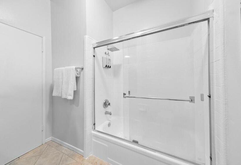 شقة غرفتين, Beverly Hills Penthouse 2 Br Apt With Parking 407