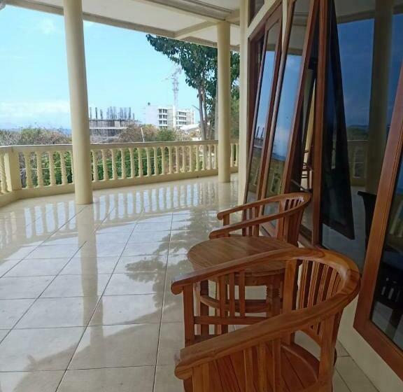 Номер Deluxe, Frans Bernadus Hotel And Resto