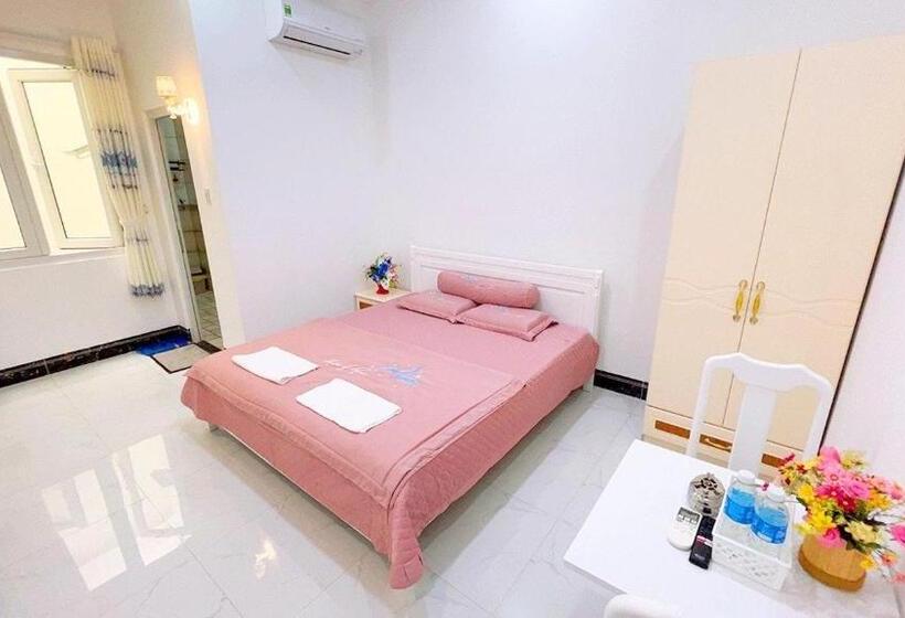 اتاق استاندارد با بالکن, Nhà Nghĩ Bảo Quyên