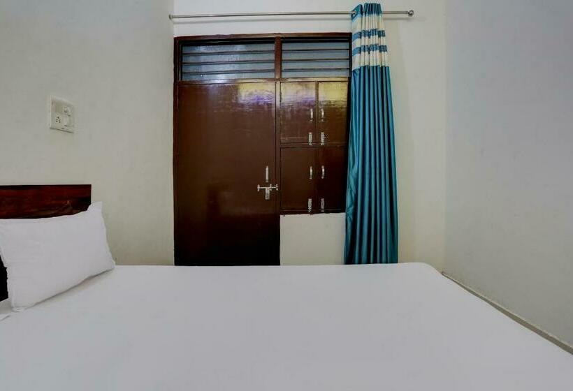 Triple Classic Room, Oyo Amit Oyo