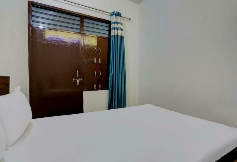 Triple Classic Room, Oyo Amit Oyo